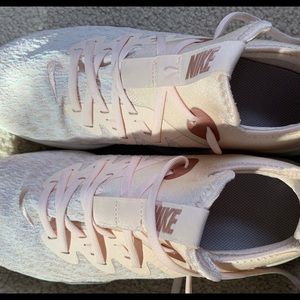 Nike Pink Elite TR US 8